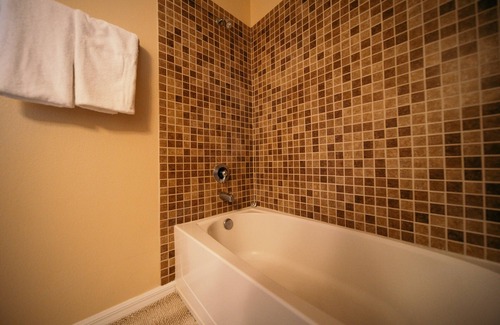 Florida Center Apartment | 705H Luxury suite w/Pool view close to Universal Studios Orlando