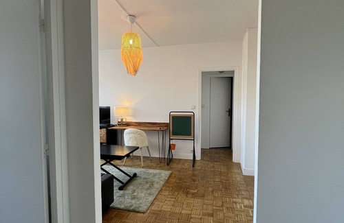 Montrouge Apartment | 70m du Métro M4 Barbara, 2P Chic et Calme - 4 Personnes Maximum