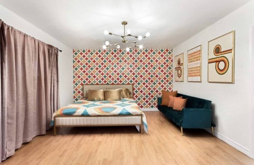 Mission Hills South House | 70’s themed Boogie Nights Home with heated pool