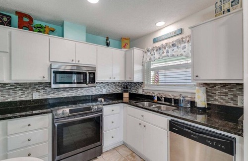 Holiday Beach House | 7131 Sunset Ave - Cottage by The Sea with pool