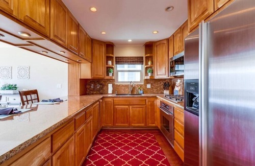 South Mission Beach Villa | 728 San Luis Rey · Spacious Beach House with Large Private Deck