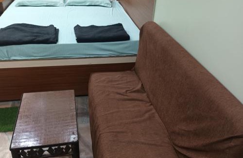 Kolkata Hotel | 73 Rest House