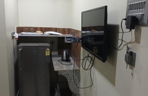 Kolkata Hotel | 73 Rest House
