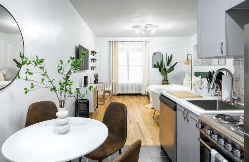 Central Park West Apartment | 74-1A New Studio in Prime UWS - GYM In Building