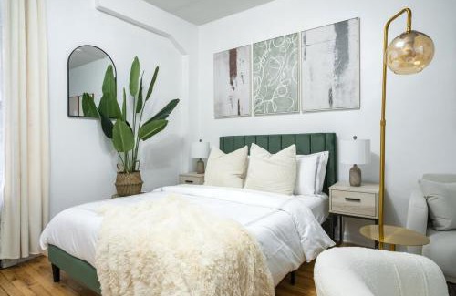 Central Park West Apartment | 74-1A New Studio in Prime UWS - GYM In Building