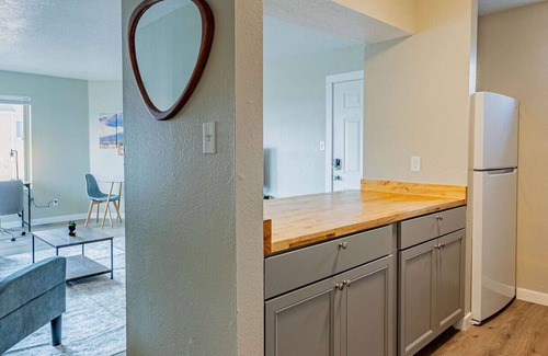 Northeast Heights Apartment | 760 On The Blvd Studio 45 Overlooking NobHill