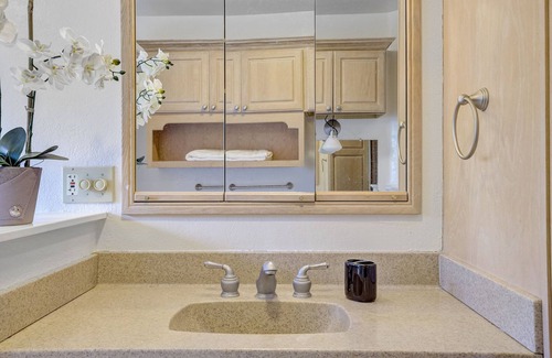 Santa Rosa House | 7BD/4.5BA Santa Rosa Estate w/HotTub, Games, BBQ!