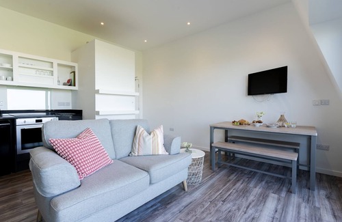 Crantock Apartment | 8 Beachview - apartment in Crantock sleeps 4 guests in 1 bedroom