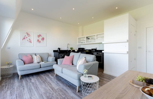 Crantock Apartment | 8 Beachview - apartment in Crantock sleeps 4 guests in 1 bedroom