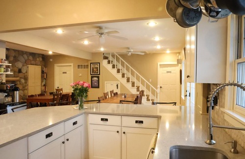 Union Pier House | 8+ Bedroom House on 30 Acres with Pool/Kayaking/Woods/Trails/Farm, Near Beach!