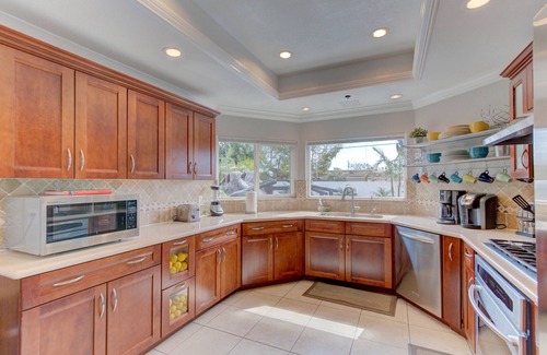 Sherwood Forest and Thistle Development House | 8 Bedroom Pool, Flowing Lazy River & Water Slide near Disneyland! PRIVATE OASIS!