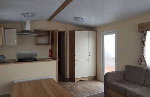 Brean House | 8 Berth Caravan with Spacious enclosed garden