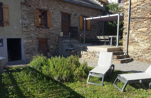 Baren Cottage | 8 kilometers from Luchon - Gîte De La Prade 10 people, 3 Epis with swimming pool