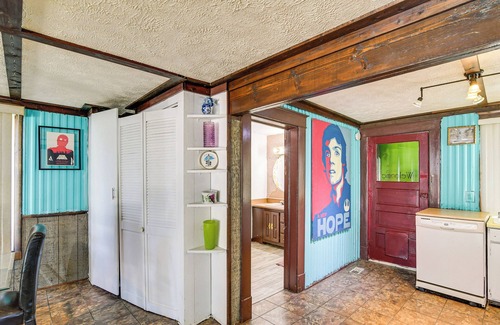 Guthrie Center House | 8 Mi to Lake Panorama: Cozy Family Getaway