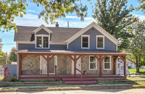 Guthrie Center House | 8 Mi to Lake Panorama Cozy Family Getaway
