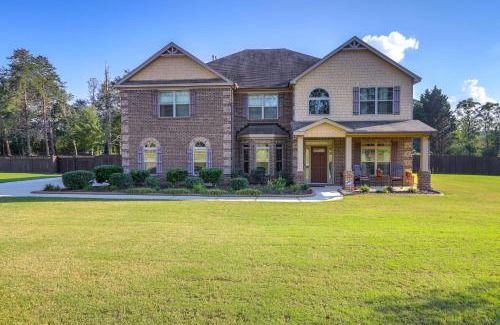 Fayetteville House | 8 Mi to Trilith Studios Home with Fire Pit!