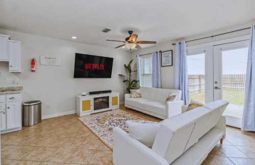 Port Isabel House | 8 Mins to SPI Beach Spacious 3BR with Backyard