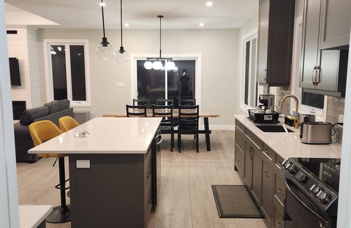 Goderich House | 8 Minutes to Huron Sand Beaches. Prettiest Town Goderichn