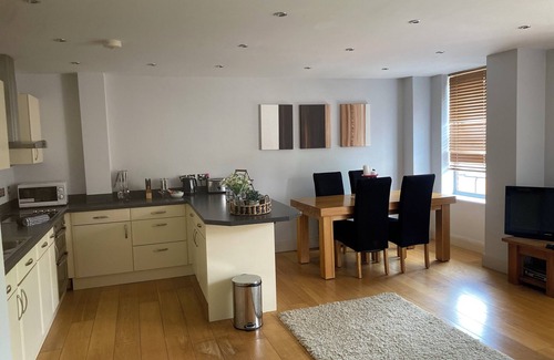 Newbury Apartment | 8 Pelican House is located in the heart of Newbury. nContemporary apartments.