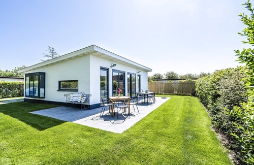 Groot Valkenisse House | 8 person Holiday home in Zoutelande