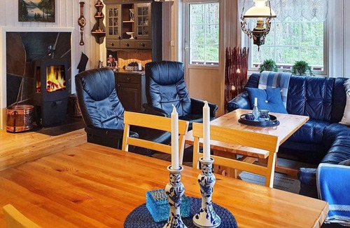 Snillfjord House | 8 person holiday home in Sundlandet