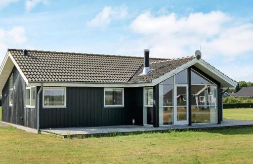 Egense House | 8 person holiday home in Storvorde-By Traum
