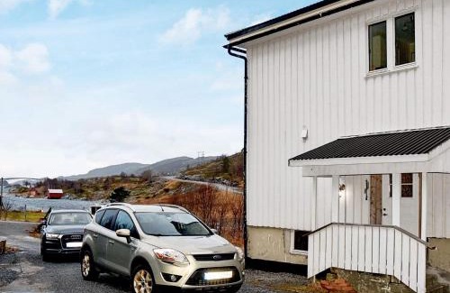 Afjord House | 8 person holiday home in Revsnes