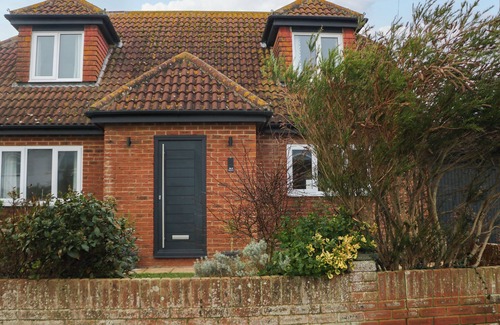 Ford House | 8 SEA WAY, pet friendly, country holiday cottage in Elmer