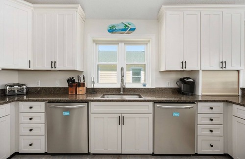 South Nags Head House | 800 Luxury 8-Bedroom Oceanfront Retreat with Pool & Hot Tub