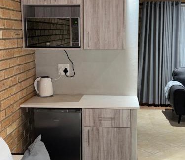 Springs House | 801 Guesthouse