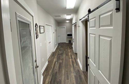 Greers Ferry Condo | 8029 Edgemont Rd Suite A is a 2-Bed, 1-Bath, Kitchen, 1-2 Min to Laceys/Narrows