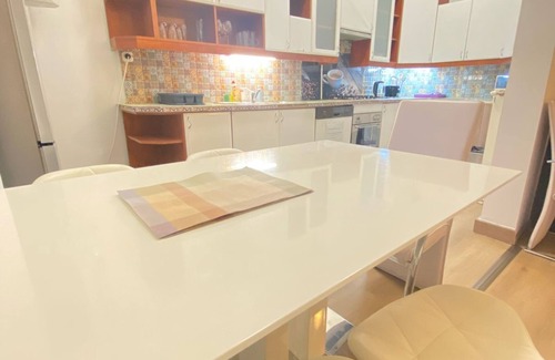 Belso-Ferencvaros Apartment | 82 m² Apartment with Danube View – Central Budapest, 24/7 Self Check-in