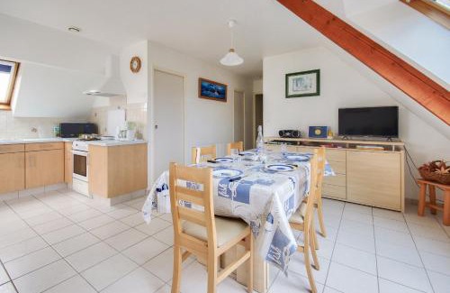 Erquy Apartment | 850m de la plage, appartement pour 5 avec jardin