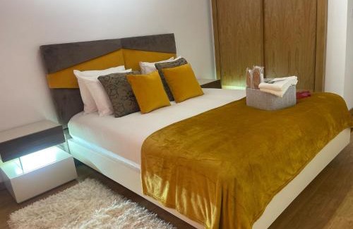 Palhais Apartment | 8P Lux & Design Apartment in Montijo, Lisbon