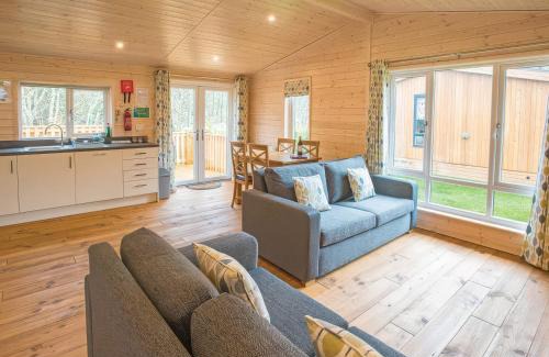 Saddleworth House | 9 Alpine Lodge
