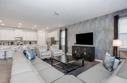 Indian Ridge Villa | 9 Bed 6 Bath Pool Resort Themed Decor