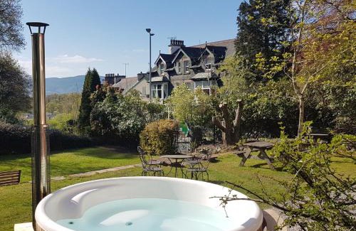 Keswick House | 9 Bed in Keswick SZ238