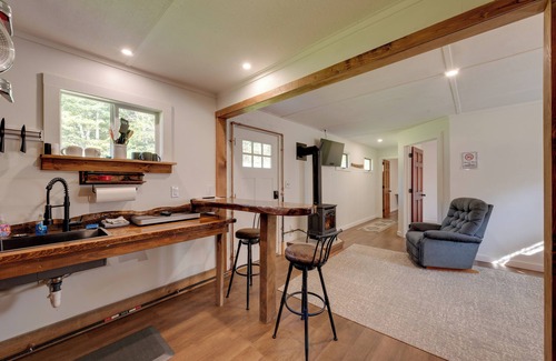 Hillsgrove Cottage | 9 Mi to Worlds End State Park: Cabin in Hillsgrove