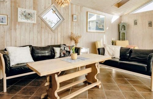 Grønhøj House | 9 person holiday home in Løkken-By Traum