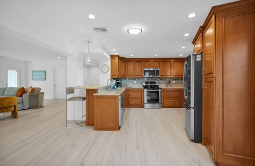 Lake Ida Shores House | 9172 Managed By Brampton Park