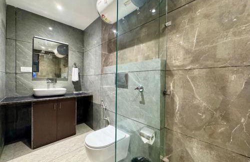 Kumarhatti Apartment | 9BHK Studio Appartment With Pool by KASAULI VISTA