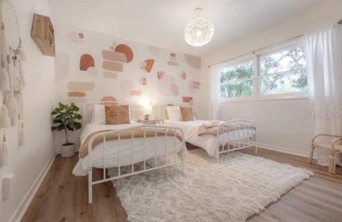 Largo Villa | 9BR Heated Pool Hot Tub Sleeps 25