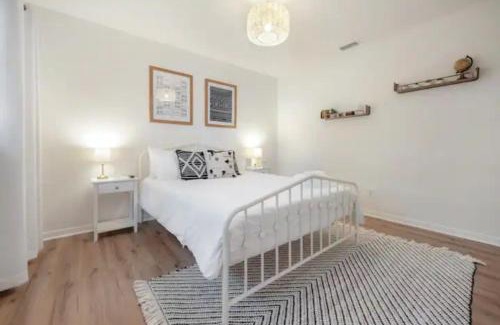 Largo Villa | 9BR Heated Pool Hot Tub Sleeps 25
