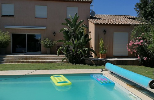 Villelongue-de-la-Salanque House | A 10 min de la mer Maison Entière Avec Piscine Dans un Écrin de Verdure