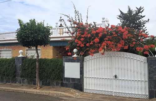 Alcala de Guadaira Ski Chalet | A 10 Minutos de Sevilla. Chalet Independiente, con Piscina y muy Tranquilo