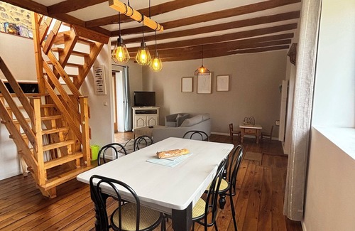 Henansal Cottage | A 3 bedroom cottage that sleeps 6 guests with a heated covered pool