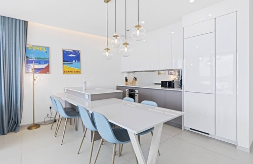 Maho Apartment | A-501 Stunning 3 bedroom facing Mullet Bay beach