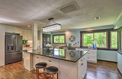 Fort Worth House | A 5bd haven of luxury and nature on Silver Creek/Lake Worth