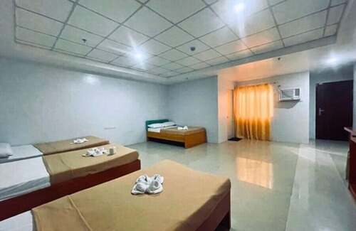 Legazpi Hotel | A and A Bed & Breakfast Inn powered by Cocotel