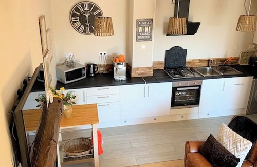 Beaumesnil House | A Barn conversion, renovated in 2021, suitable for two people.